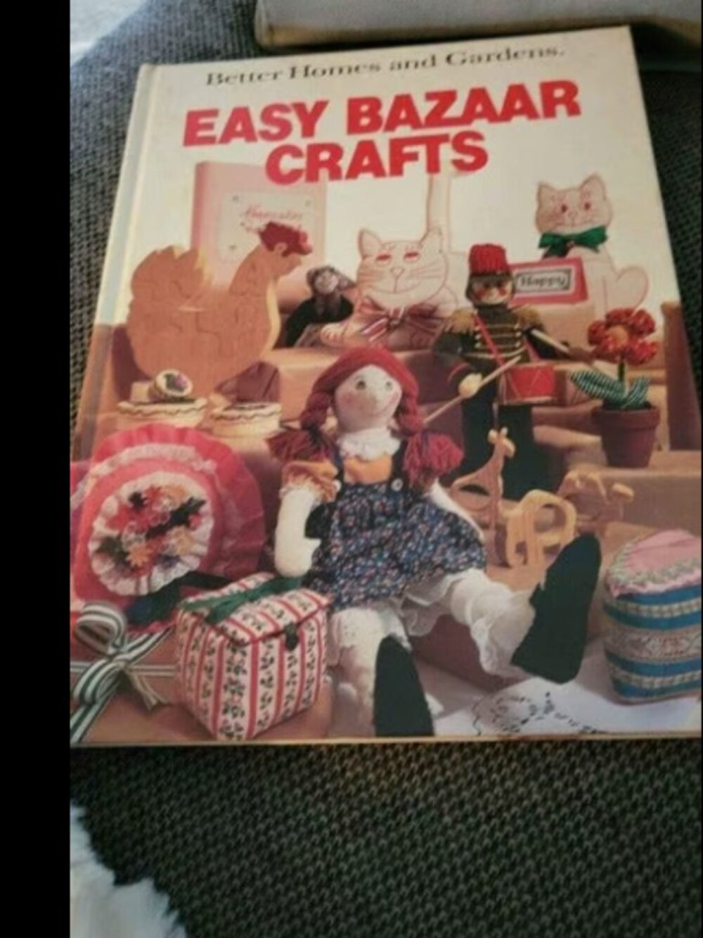 Better homes and gardens easy bazaar crafts.